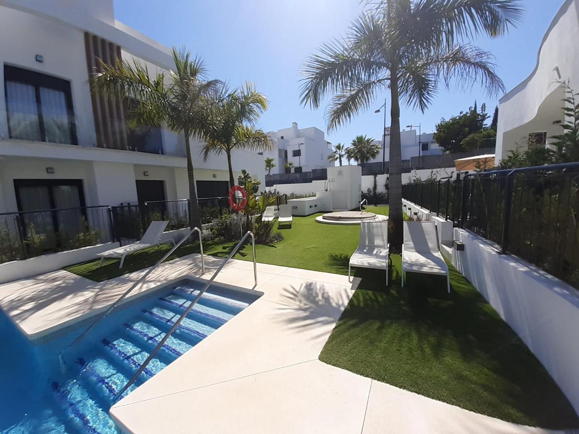 Los Miradores Del Sol By Mar Holidays Estepona Exteriör bild
