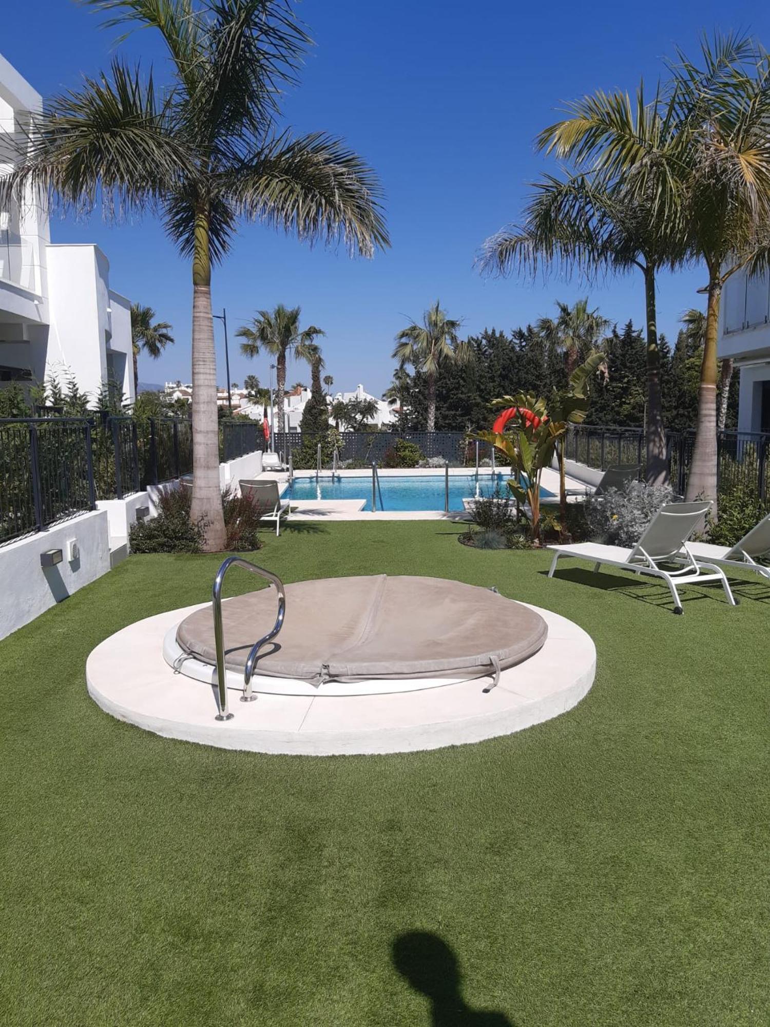 Los Miradores Del Sol By Mar Holidays Estepona Exteriör bild